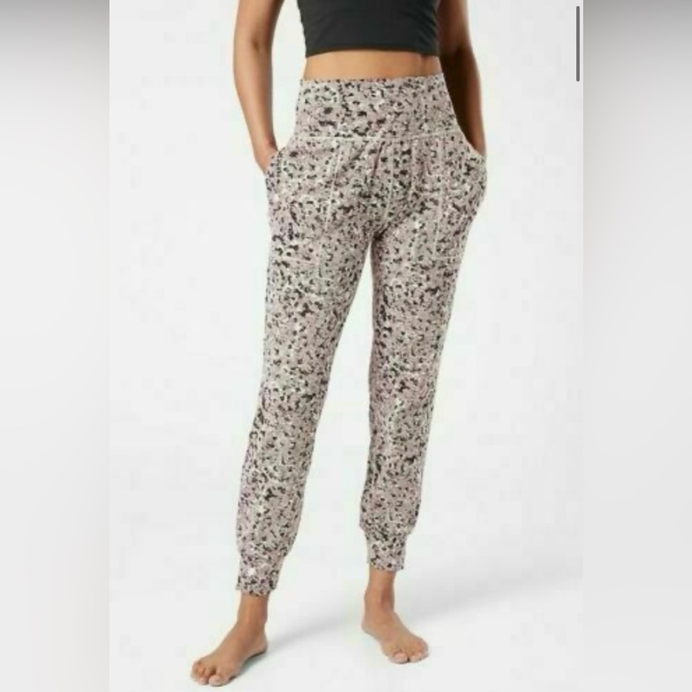 EUC Athleta Salutation Textured Printed Jogger Yoga Pilates Pant Small